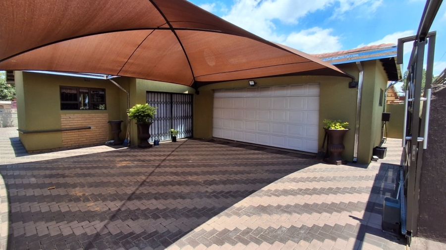 3 Bedroom Property for Sale in Zamdela Free State